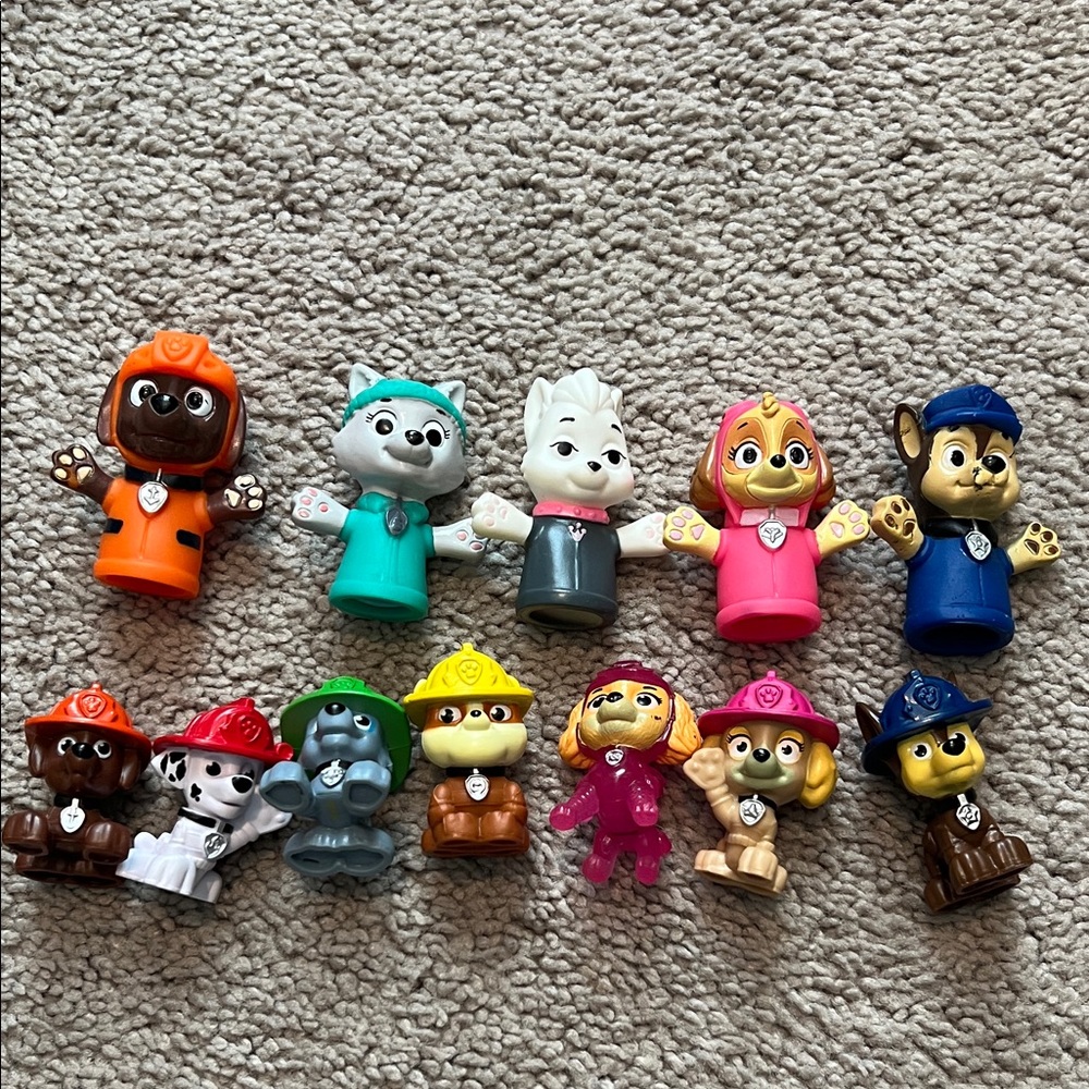 Paw Patrol Mini Figure Set - Assorted Colors